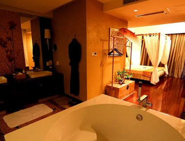 杭州江干区养生会所的黄昏恋：当爱情遇上八十岁